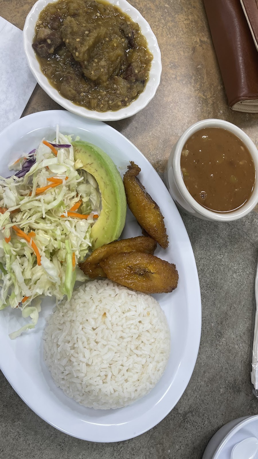 cafeteria la familia | restaurant | 3561 Fowler St, Fort Myers, FL 33901, USA | 2397287022 OR +1 239-728-7022