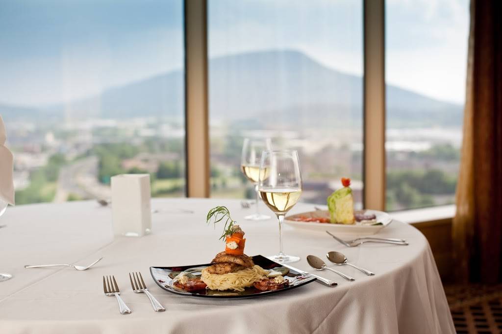 Walden Club | restaurant | 633 Chestnut St # 2100, Chattanooga, TN 37450, USA | 4237566686 OR +1 423-756-6686