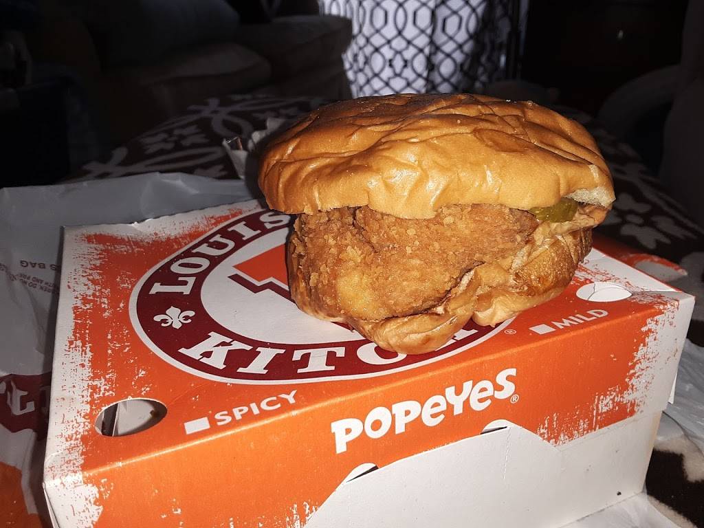 Popeyes Louisiana Kitchen | restaurant | 4555 Roswell Rd, Atlanta, GA 30342, USA | 4042016935 OR +1 404-201-6935
