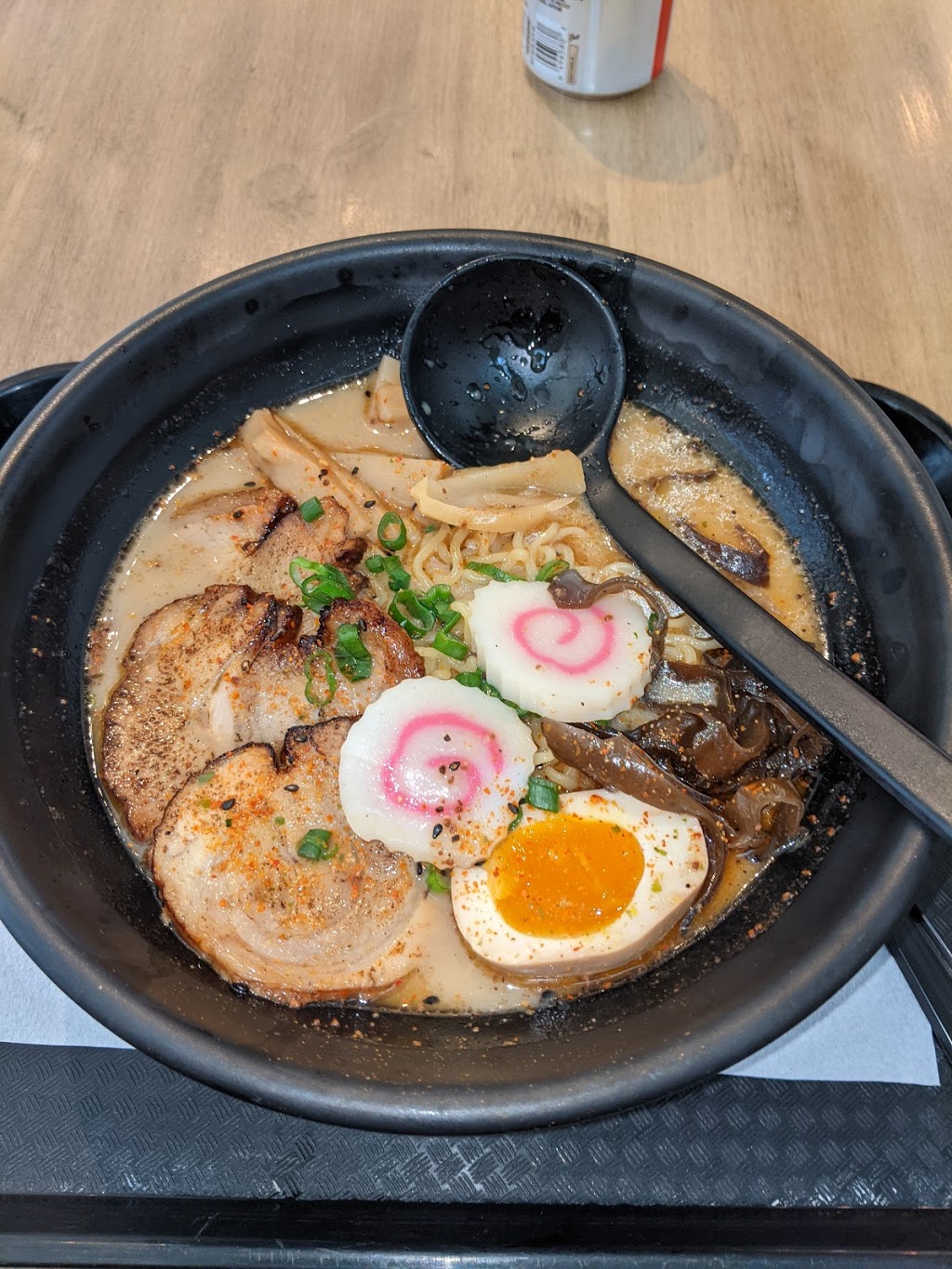 Poke Poké | restaurant | 118 S Wabash Ave, Chicago, IL 60603, USA | 3126313380 OR +1 312-631-3380