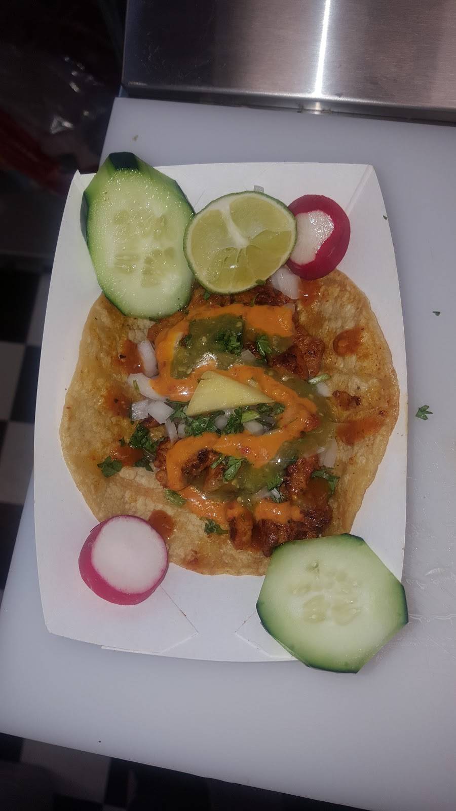 Mannys Tacos Xclusivos | restaurant | 1561 E Pawnee St, Wichita, KS 67216, USA | 3166184303 OR +1 316-618-4303