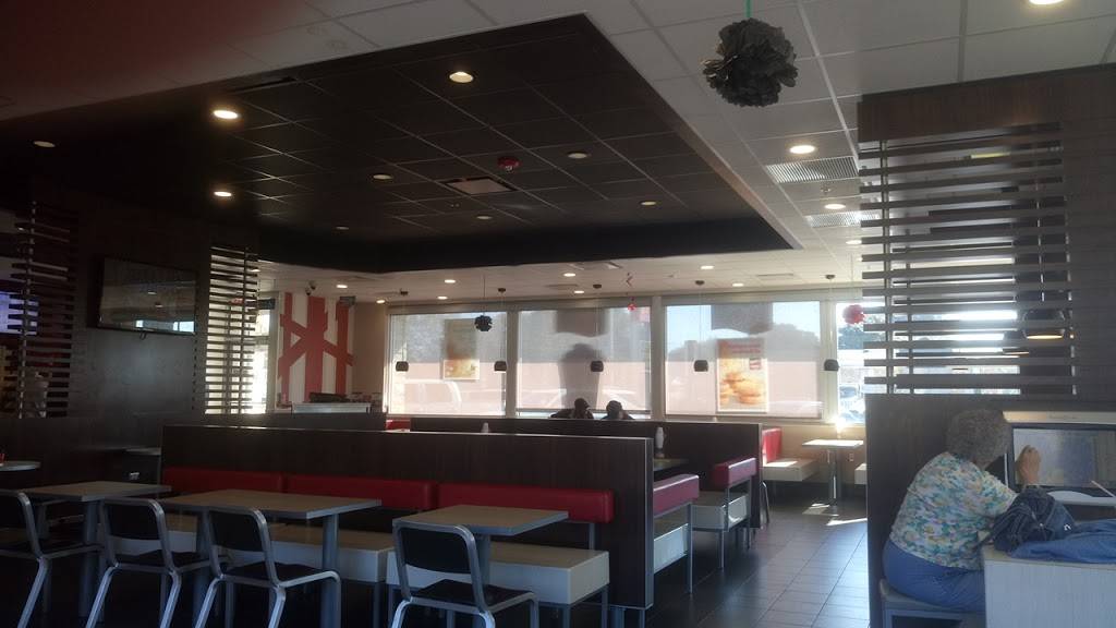 McDonalds | cafe | 7839 TN-3 N, Millington, TN 38053, USA | 9018728118 OR +1 901-872-8118