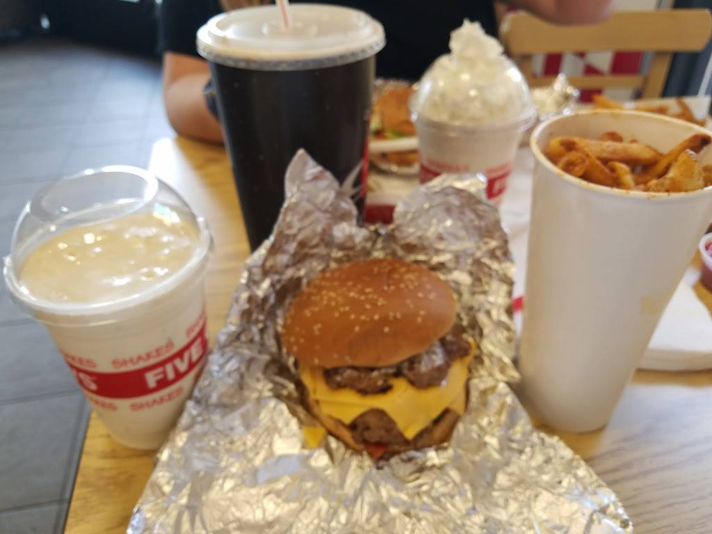 Five Guys | meal takeaway | 4129 S Mooney Blvd, Visalia, CA 93277, USA | 5597359600 OR +1 559-735-9600