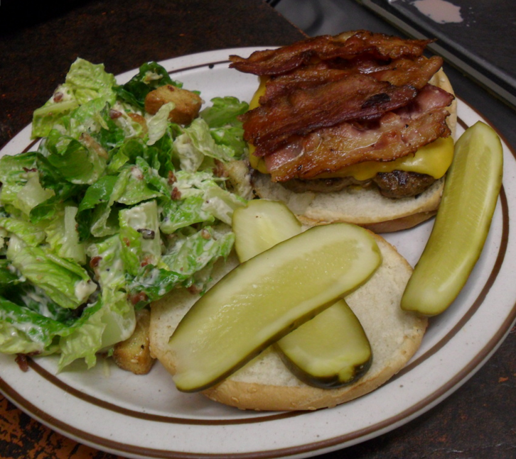 Donna Maes Diner | restaurant | 215 Eugenie St W, Windsor, ON N8X 2X7, Canada | 5199692233 OR +1 519-969-2233