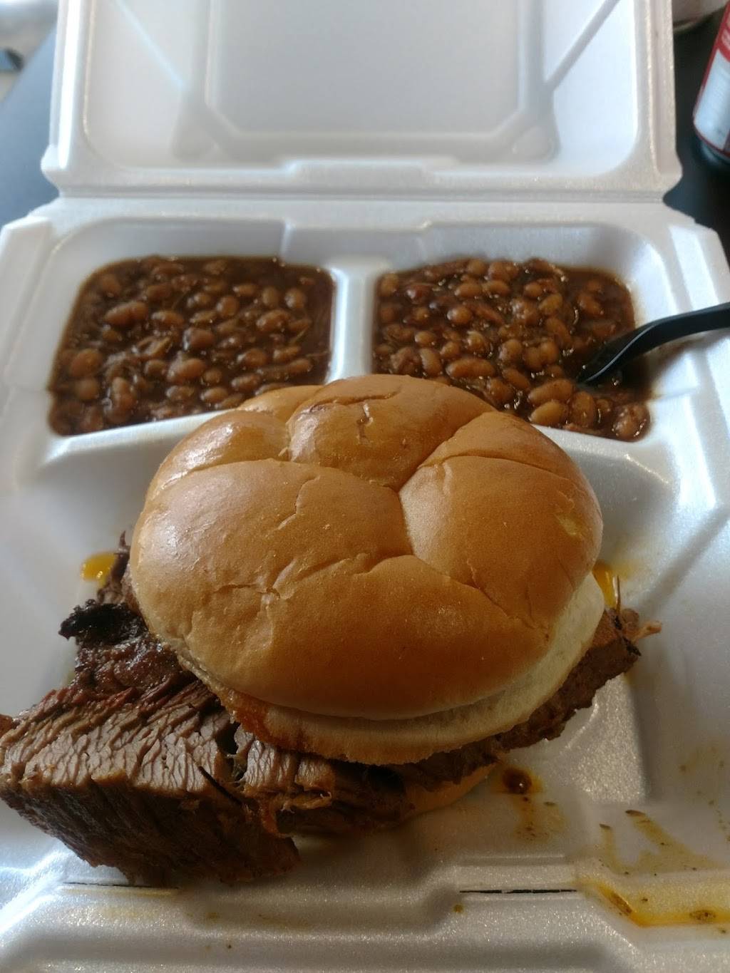 River Road BBQ | restaurant | 3017 River Rd, Louisville, KY 40207, USA | 5025927065 OR +1 502-592-7065