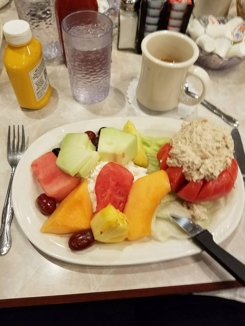 Triangle Restaurant | restaurant | 34265 IL-83, Grayslake, IL 60030, USA | 8472232909 OR +1 847-223-2909