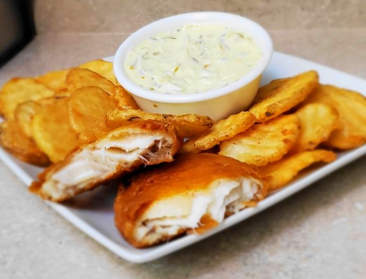 Mikes Country Store | meal delivery | 59 Downeast Highway, Ellsworth, ME 04605, USA | 2076674444 OR +1 207-667-4444