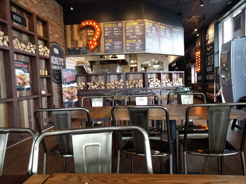 Dickeys Barbecue Pit | restaurant | 3915 Britton Pkwy, Hilliard, OH 43026, USA | 6147774020 OR +1 614-777-4020