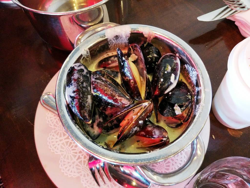 Meet in Paris French Bistro | restaurant | 9727 Culver Blvd, Culver City, CA 90232, USA | 3108158222 OR +1 310-815-8222