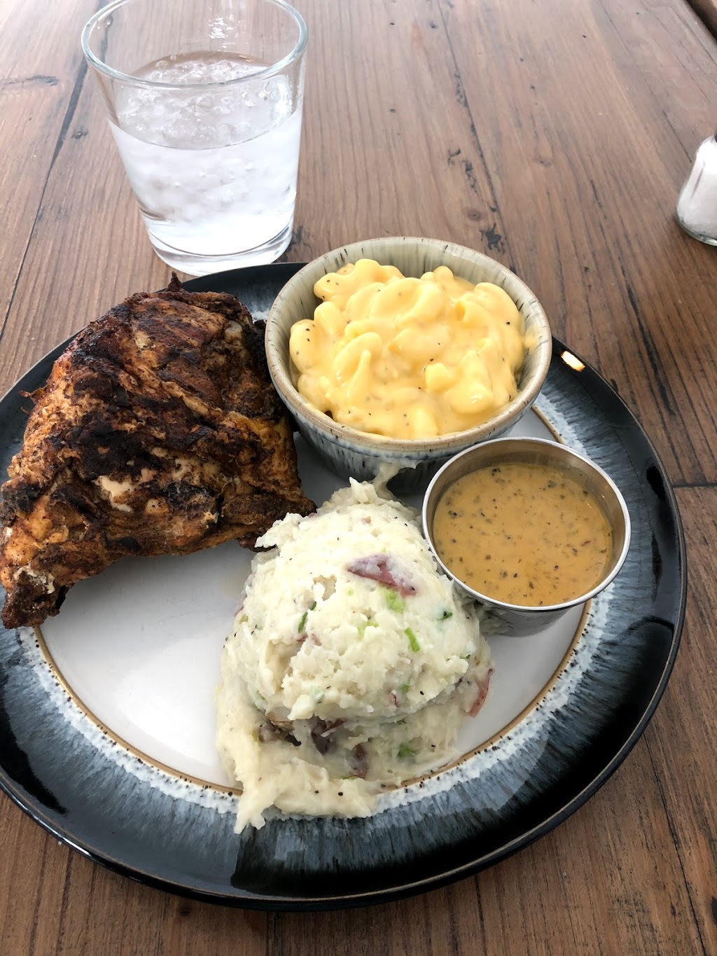 Real & Rosemary Tuscaloosa | restaurant | 2128 University Blvd, Tuscaloosa, AL 35401, USA | 2058612328 OR +1 205-861-2328