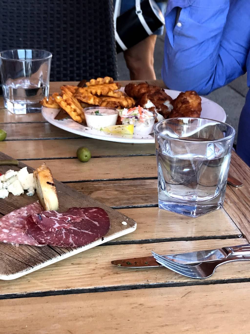 Divots Restaurant At Indian Creek Golf Course | restaurant | 3605 Brookside Dr, Hood River, OR 97031, USA | 5413080304 OR +1 541-308-0304