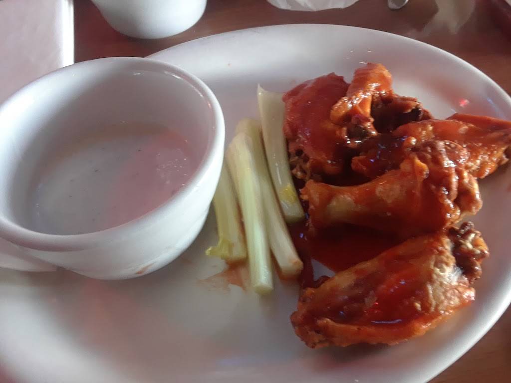 Suzys Bar & Grill | restaurant | 1141 Aviation Blvd, Hermosa Beach, CA 90254, USA | 3103796171 OR +1 310-379-6171