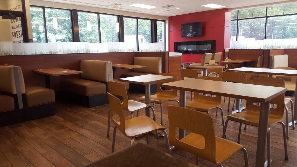 Wendys | restaurant | 730 Plain St, Marshfield, MA 02050, USA | 7818342330 OR +1 781-834-2330