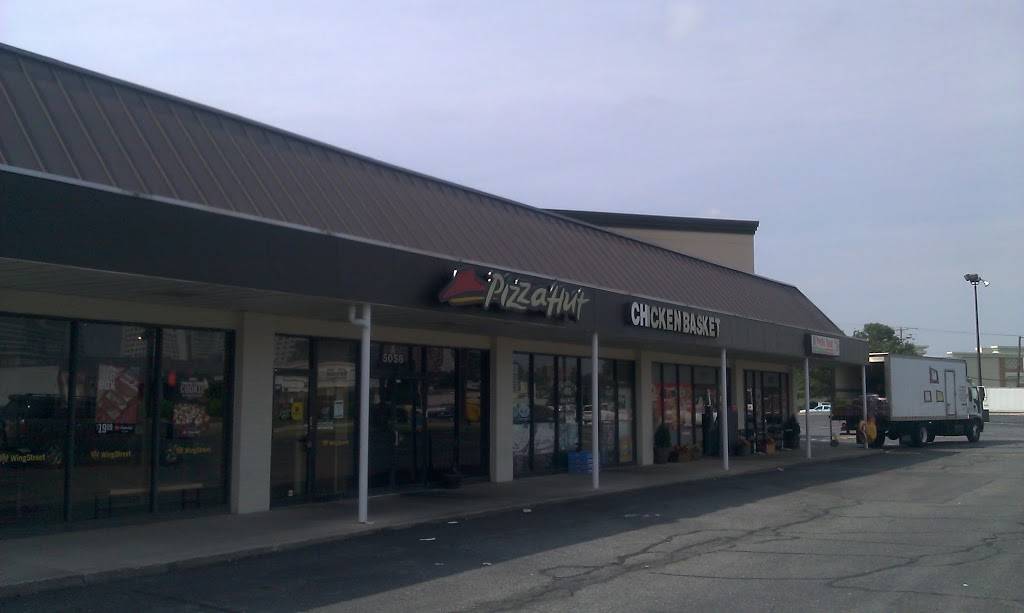Chicken Basket | restaurant | 5058 Nicholson Ln, Rockville, MD 20852, USA | 3017704300 OR +1 301-770-4300