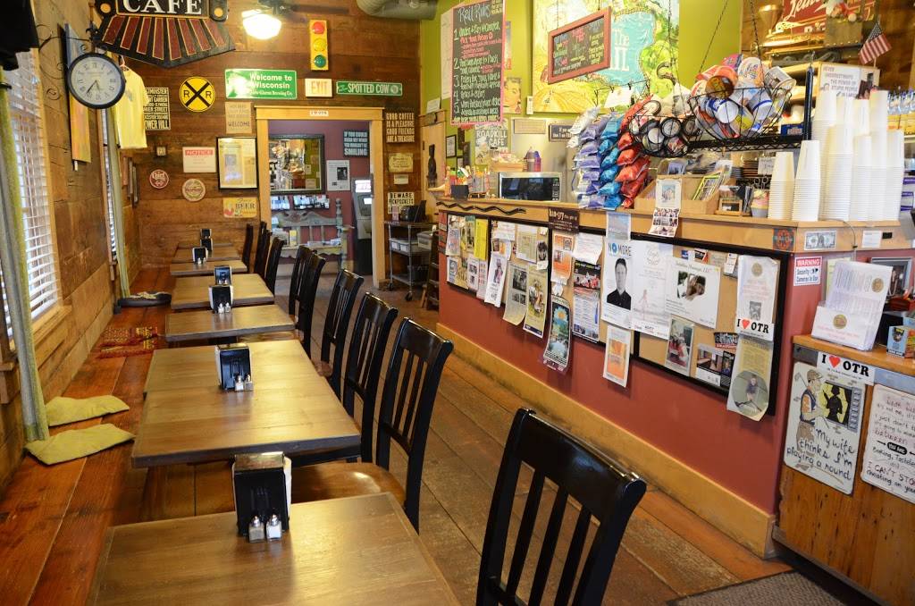 Off the Rail | restaurant | 44 Gottfried St, Elkhart Lake, WI 53020, USA | 9208764194 OR +1 920-876-4194