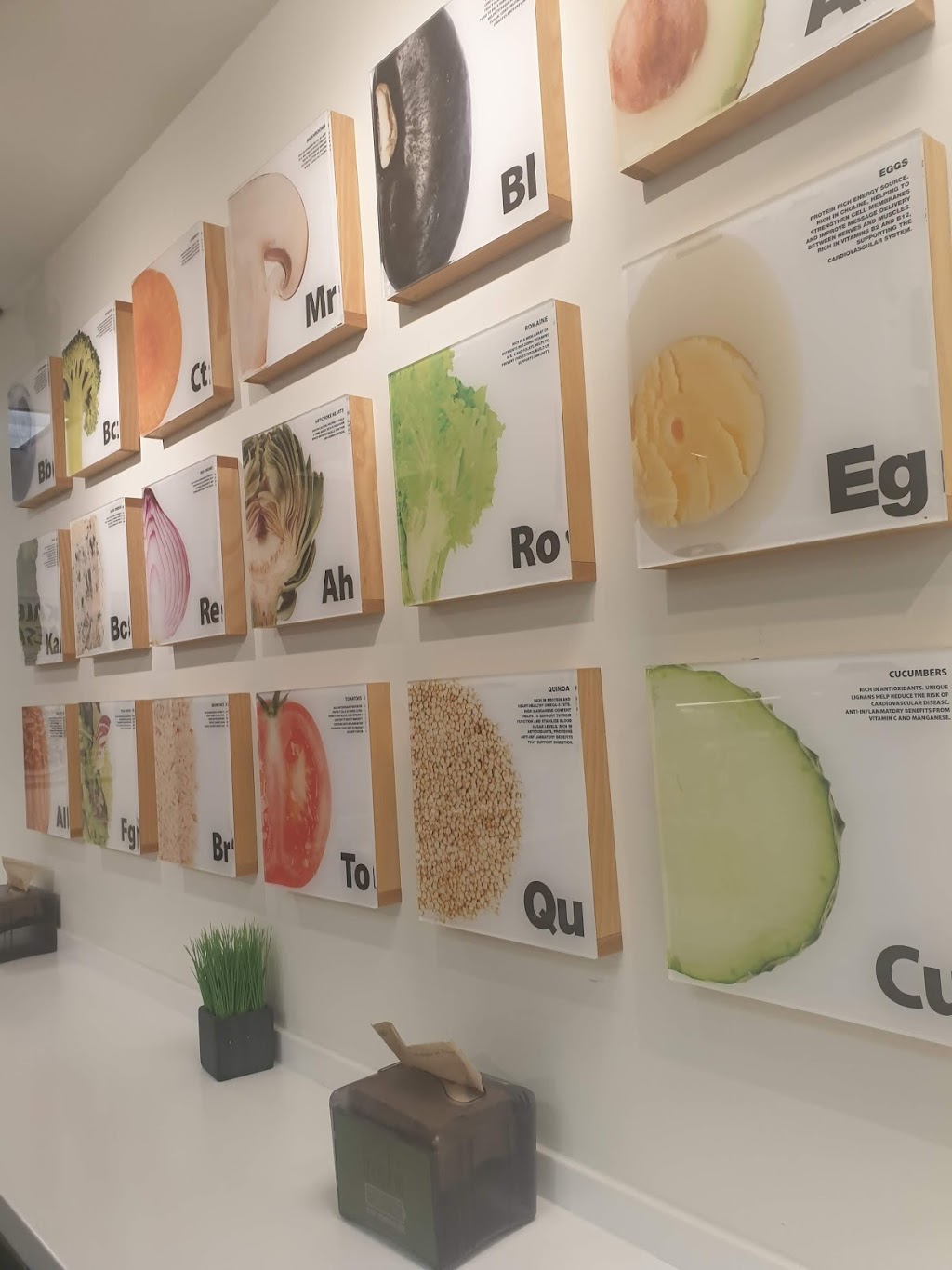 Freshii | restaurant | 200 E Randolph St, Chicago, IL 60601, USA | 3122333399 OR +1 312-233-3399