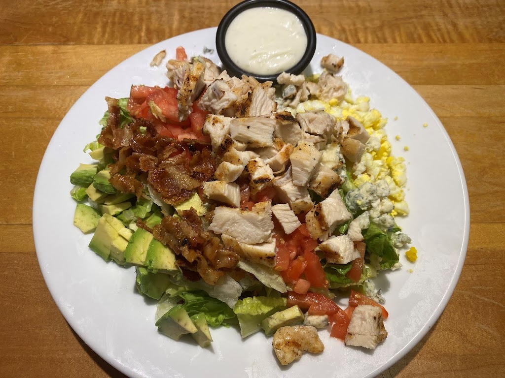 Lunas Bar and Grill | restaurant | 8660 Bankers St, Florence, KY 41042, USA | 8598170104 OR +1 859-817-0104