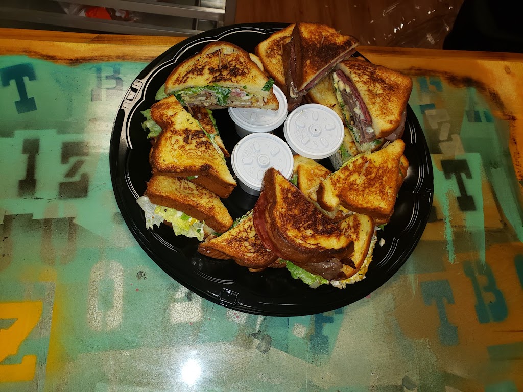 Fatboiz | restaurant | 1673 N Pace Blvd, Pensacola, FL 32505, USA | 8504662208 OR +1 850-466-2208