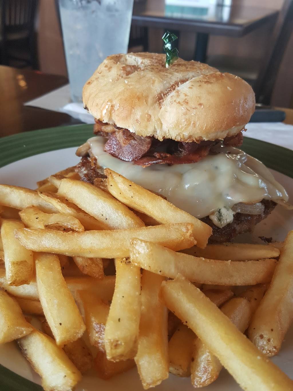 Applebee´s Rosarito | restaurant | Centro Comercial Pabellón Carretera Libre Tijuana-Ensenada 300Int. Le Carr. A PE Reforma, Playas Rosarito, 80030 Rosarito, B.C., Mexico | 016616139328 OR +52 661 613 9328