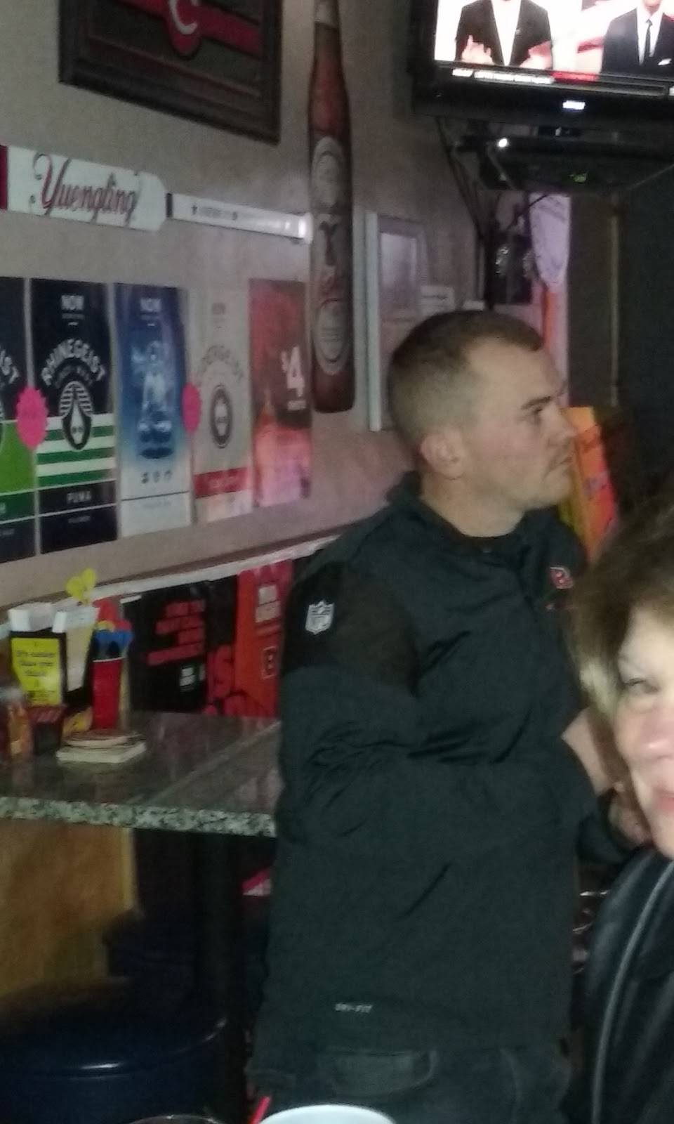 Skins Place | restaurant | 3508 Harrison Ave, Cincinnati, OH 45211, USA | 5136615853 OR +1 513-661-5853