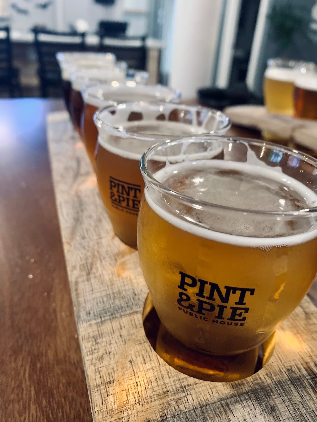 Pint & Pie Public House | restaurant | 7858 NE Leary Way, Redmond, WA 98052, USA | 4256583157 OR +1 425-658-3157