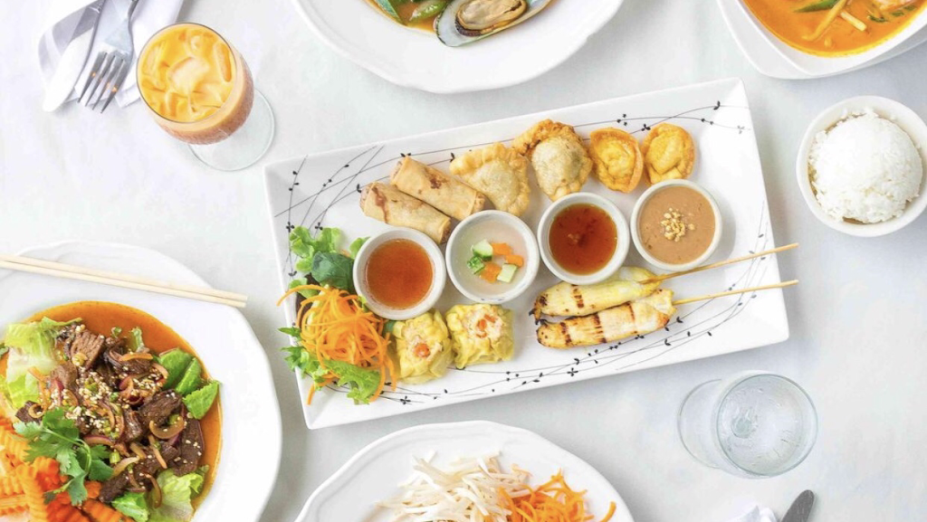 Prapaisri Thai Cuisine | restaurant | 2 E Ridgewood Ave, Ridgewood, NJ 07450, USA | 2016127797 OR +1 201-612-7797