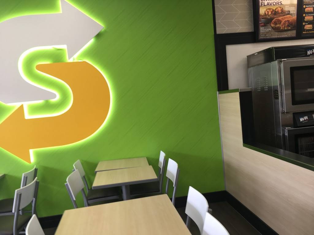 Subway Restaurants | restaurant | 1693 Forum Pl, West Palm Beach, FL 33401, USA | 5616979883 OR +1 561-697-9883