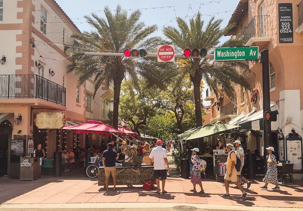 Española Way | restaurant | 401-499 Española Way, Miami Beach, FL 33139, USA | 3055889469 OR +1 305-588-9469