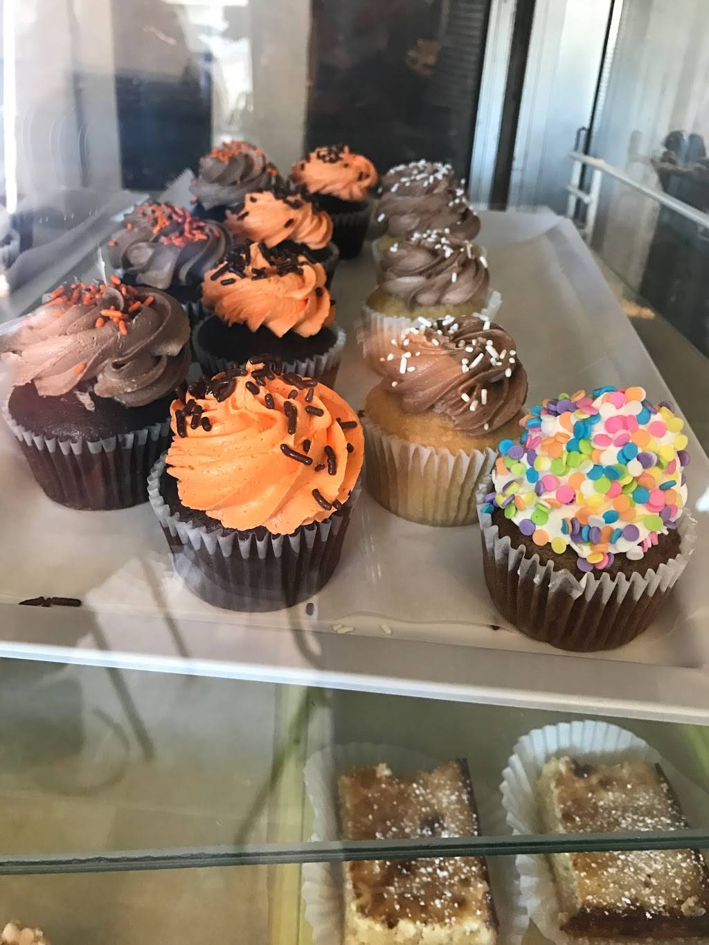 Fiores Bakery | bakery | 55 South St, Jamaica Plain, MA 02130, USA | 6175249200 OR +1 617-524-9200
