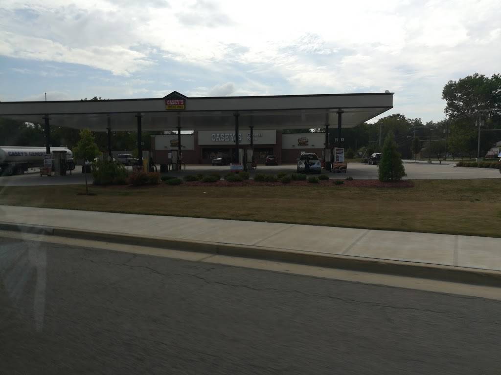 Caseys | meal takeaway | 411 W South St, Plano, IL 60545, USA | 6305523658 OR +1 630-552-3658