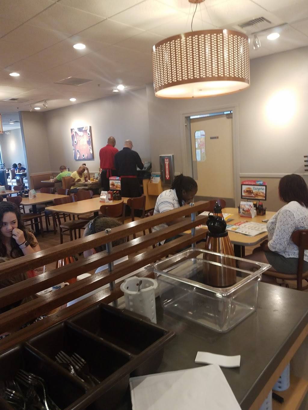 IHOP | bakery | 35085 Euclid Ave, Willoughby, OH 44094, USA | 4409533962 OR +1 440-953-3962