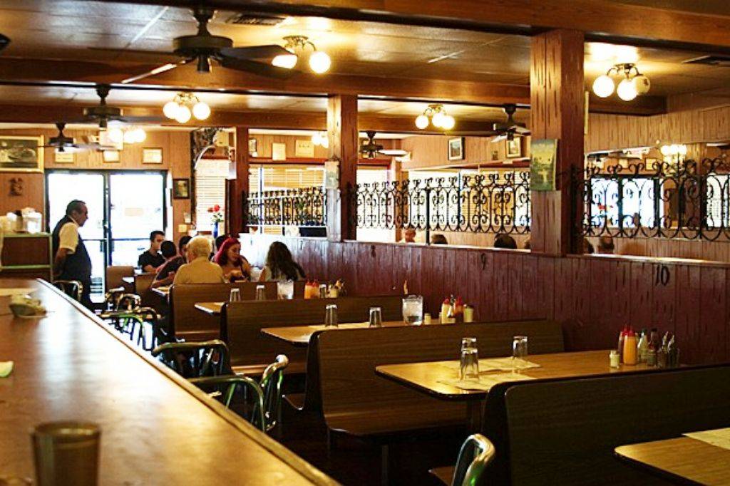 Rio Cristal | restaurant | 9872 SW 40th St, Miami, FL 33165, USA | 3052232357 OR +1 305-223-2357