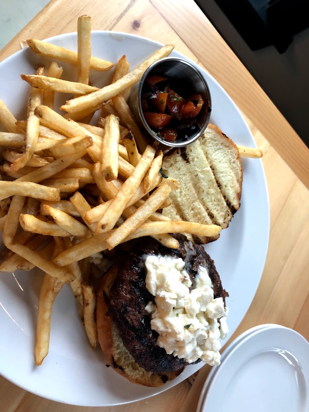 Portage Tap House | restaurant | 74 Carry Rd, Oquossoc, ME 04964, USA | 2078649404 OR +1 207-864-9404