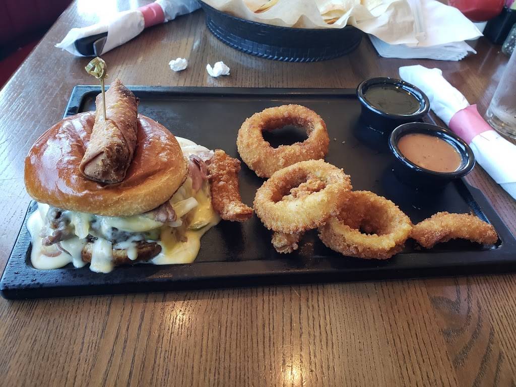 TGI Fridays | restaurant | 26299 Evergreen Rd, Southfield, MI 48076, USA | 2483535530 OR +1 248-353-5530