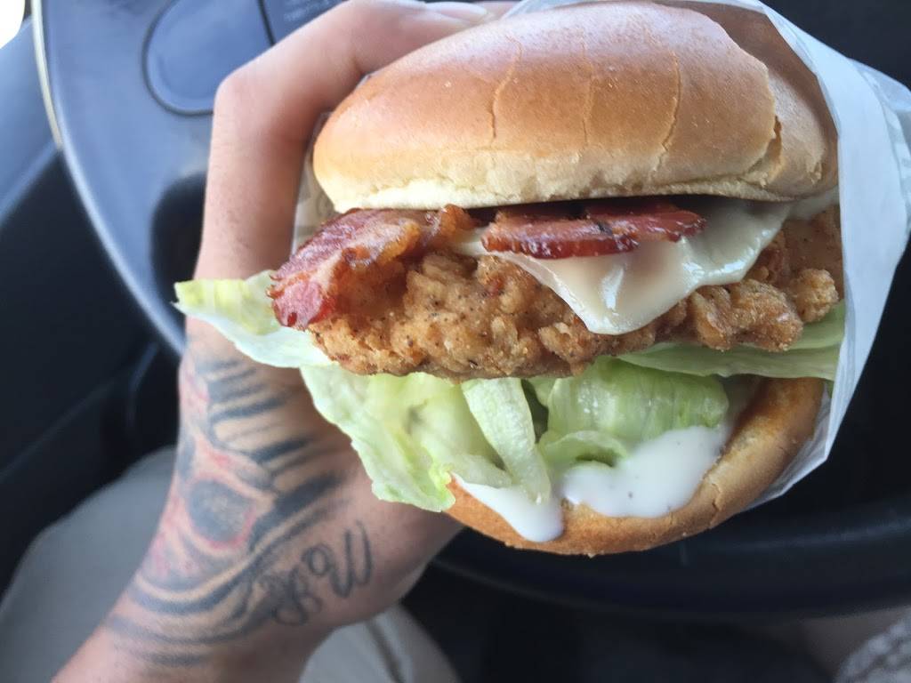 Carls Jr. | restaurant | 13424 N MacArthur Blvd, Oklahoma City, OK 73142, USA | 4054702809 OR +1 405-470-2809