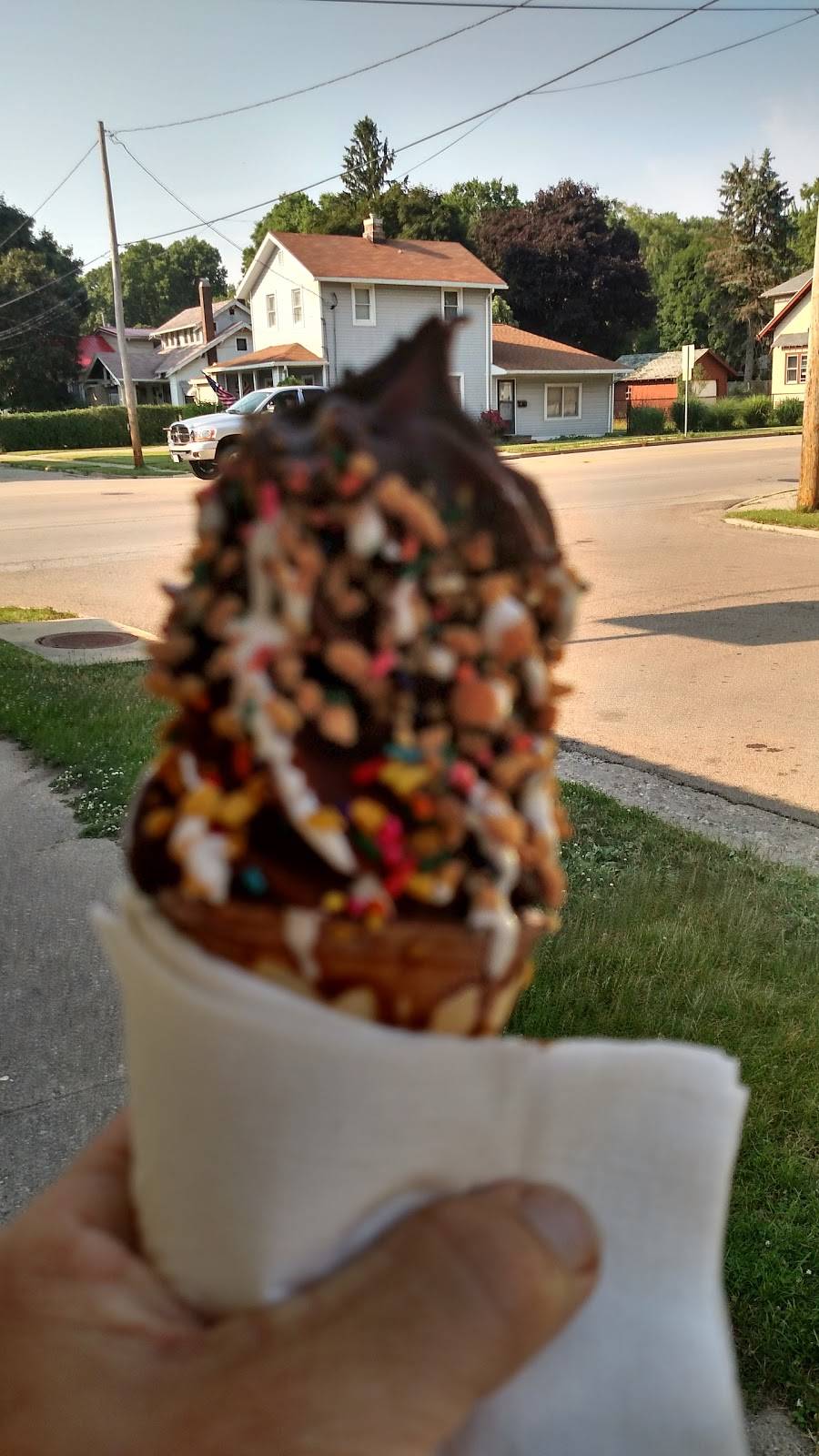 Meusels Dairy Delite | restaurant | 118 E 7th St, Dixon, IL 61021, USA | 8152840912 OR +1 815-284-0912