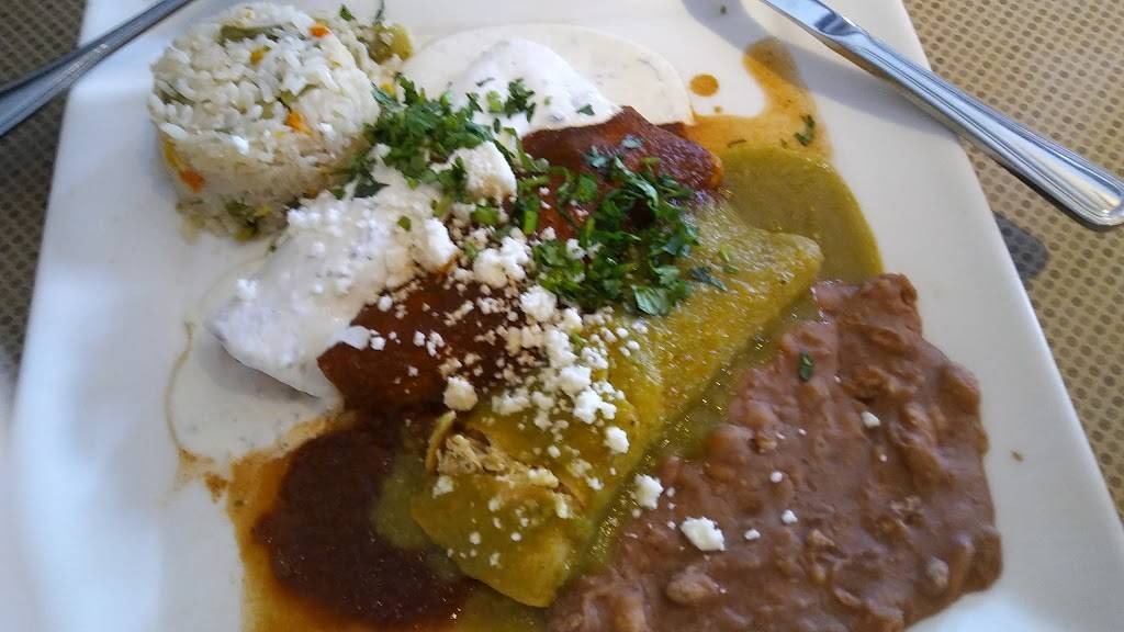 Glorias Latin Cuisine | restaurant | 3901 Arlington Highlands Blvd #137, Arlington, TX 76018, USA | 8177012981 OR +1 817-701-2981