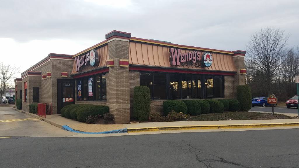 Wendys | restaurant | 14445 Brookfield Tower Dr, Chantilly, VA 20151, USA | 7038029331 OR +1 703-802-9331