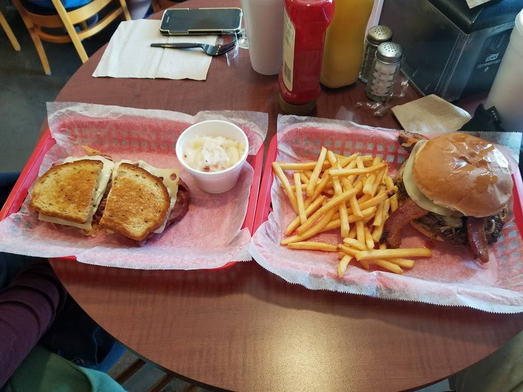 Burgers & Brats | restaurant | 6214, 6100 Long Prairie Rd #300, Flower Mound, TX 75028, USA | 9725399110 OR +1 972-539-9110