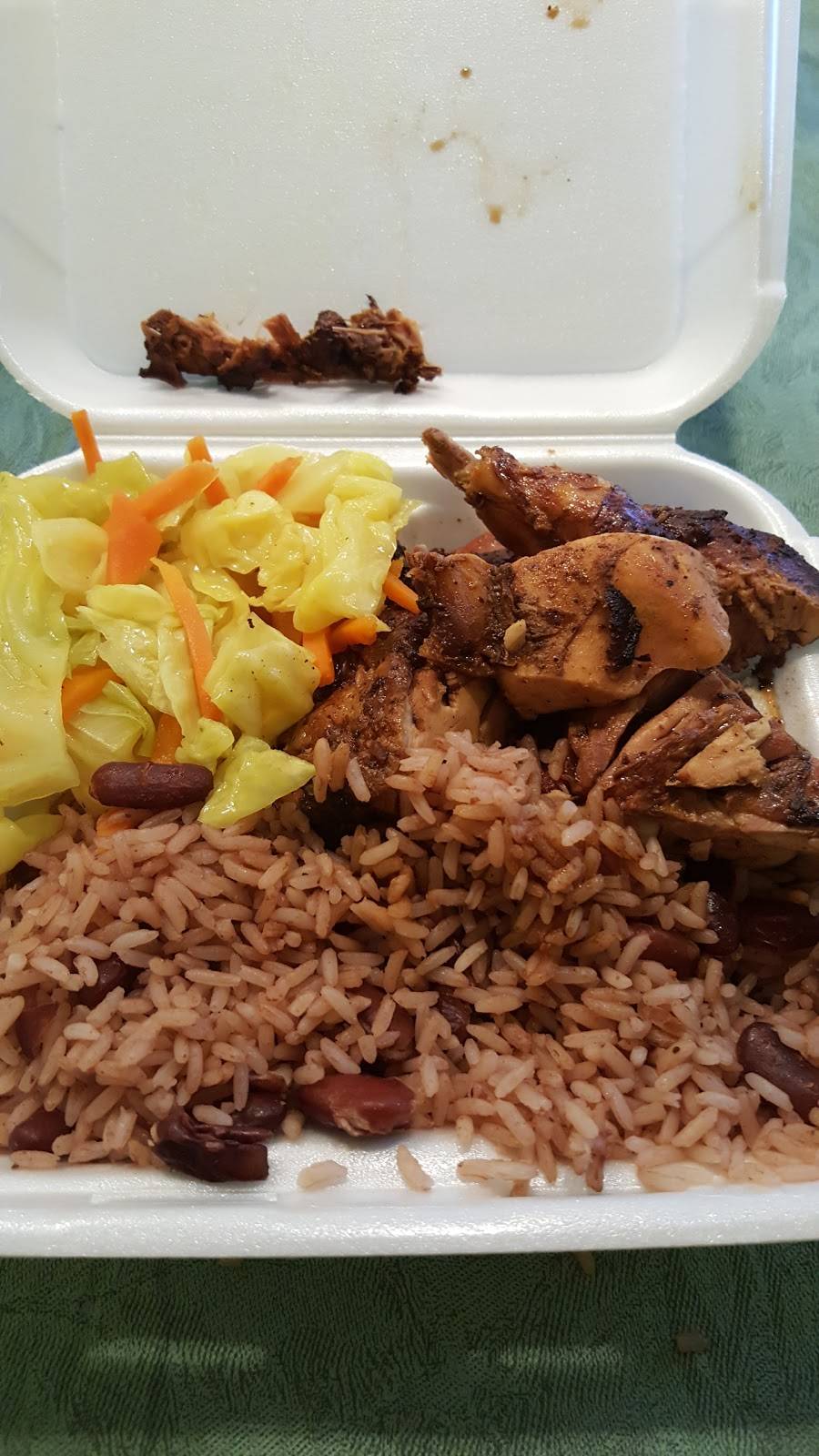 Finga Lickin Caribbean Eatery | restaurant | 2838 The Plaza, Charlotte, NC 28205, USA | 9804305120 OR +1 980-430-5120