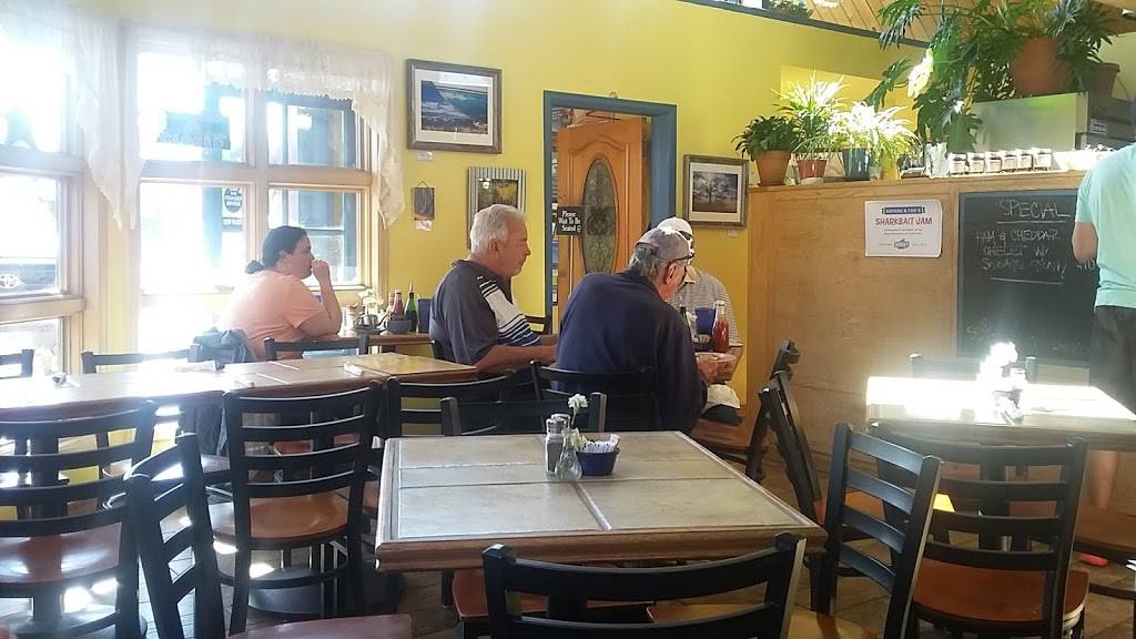 Sharkys Eatery | restaurant | 221 Doc Susie Ave, Fraser, CO 80442, USA | 9707268646 OR +1 970-726-8646