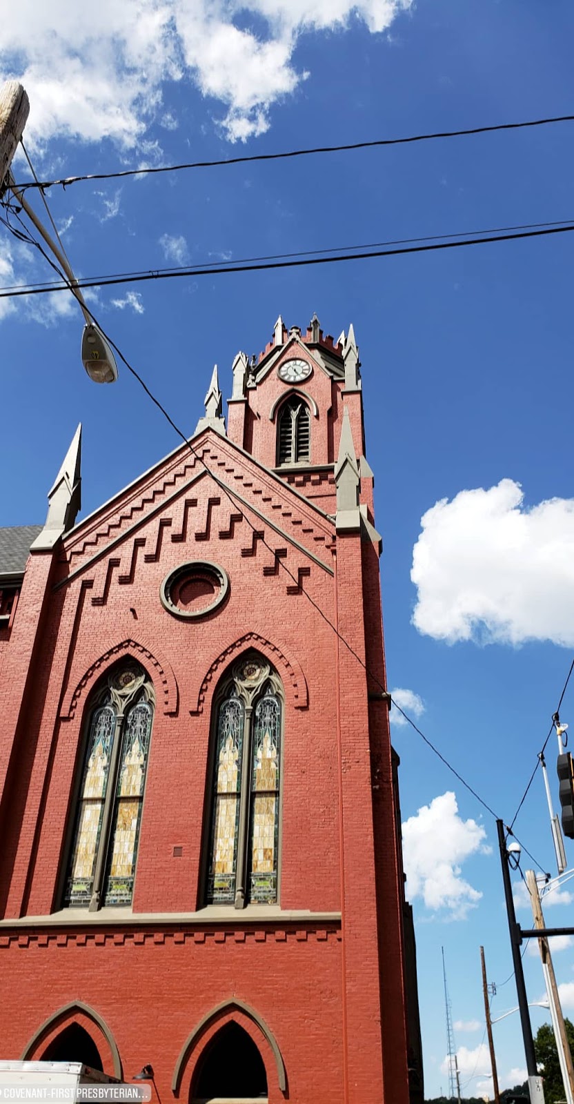 Off The Vine | restaurant | 109 E 12th St, Cincinnati, OH 45202, USA | 5133056020 OR +1 513-305-6020