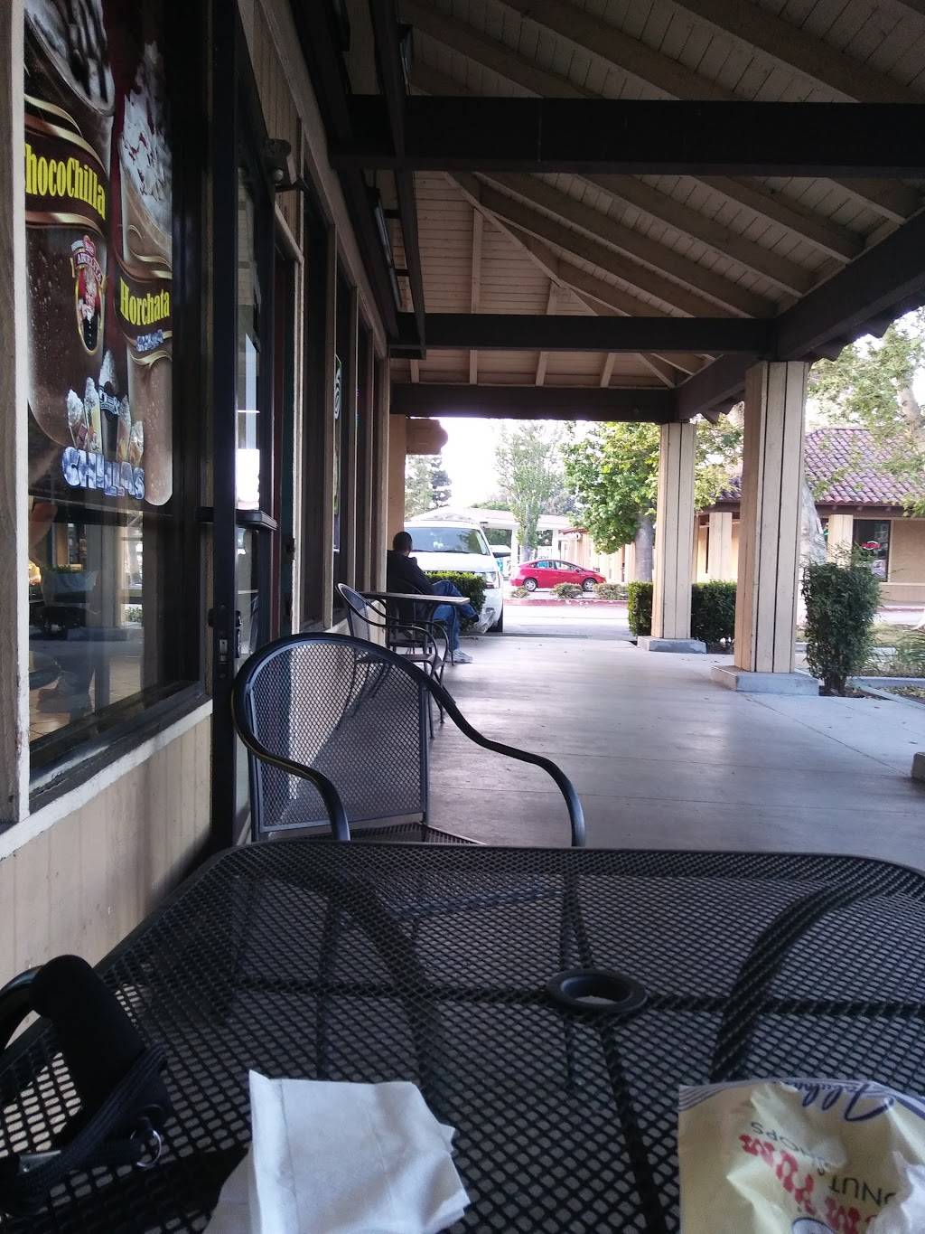 Yum Yum Donuts | cafe | 12819 Mountain Ave # C7, Chino, CA 91710, USA | 9096289037 OR +1 909-628-9037