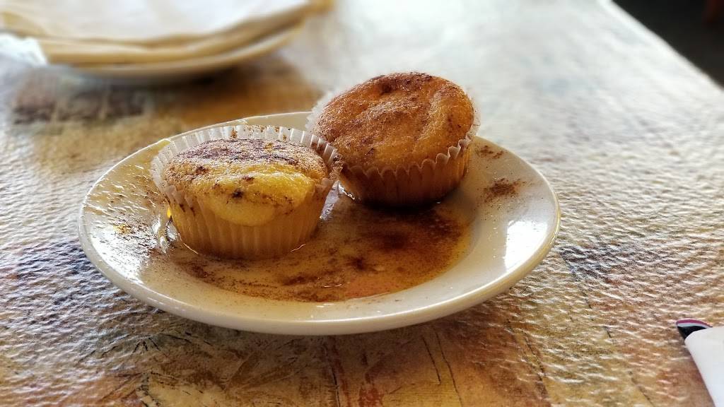 Carolina Kitchen Bar & Grill | restaurant | 6501 America Blvd, Hyattsville, MD 20782, USA | 3019272929 OR +1 301-927-2929