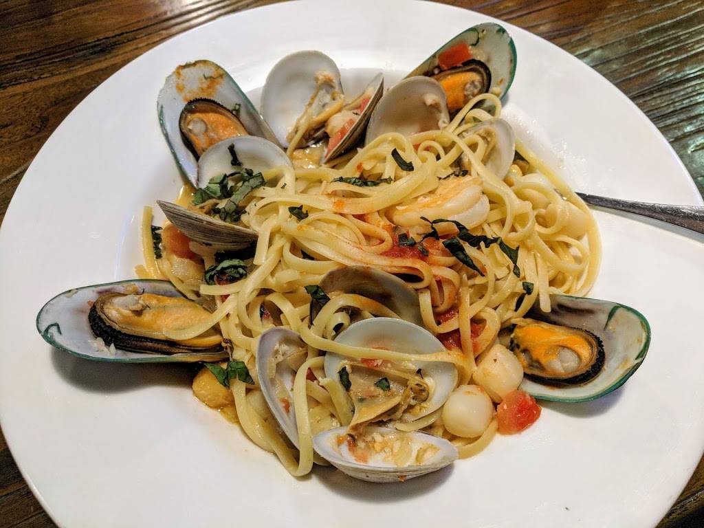 Frutti De Mar Grill | restaurant | 431 Tyler St, Monterey, CA 93940, USA | 8317472212 OR +1 831-747-2212