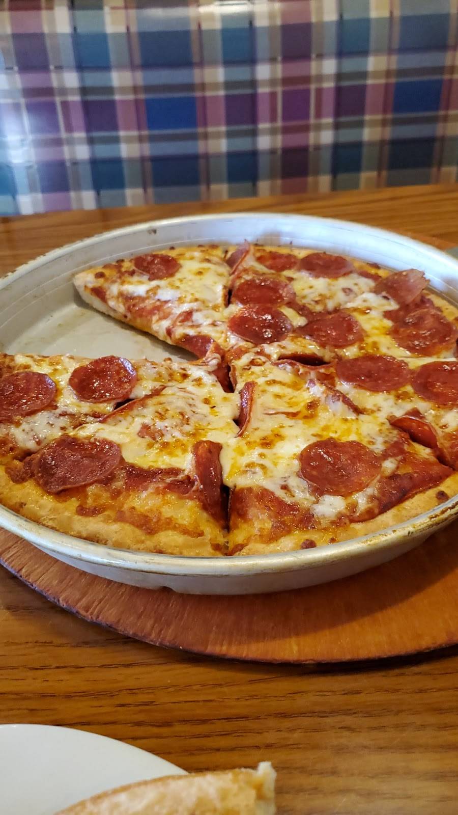 Pizza Hut | meal takeaway | 3114 S 6th St, Springfield, IL 62703, USA | 2175443344 OR +1 217-544-3344