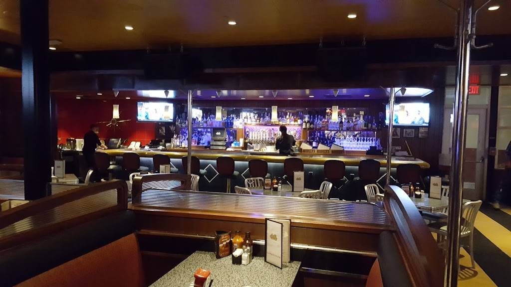 Lucilles Smokehouse Bar-B-Que | restaurant | 40748 Winchester Rd, Temecula, CA 92591, USA | 9517197427 OR +1 951-719-7427