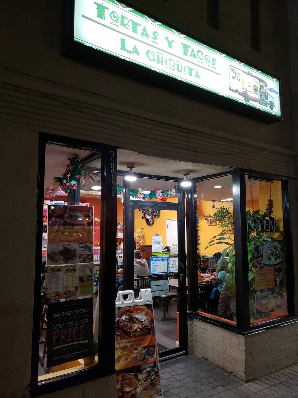 Tortas Y Tacos La Chiquita | restaurant | 2911 Columbia Pike, Arlington, VA 22204, USA | 5719702824 OR +1 571-970-2824