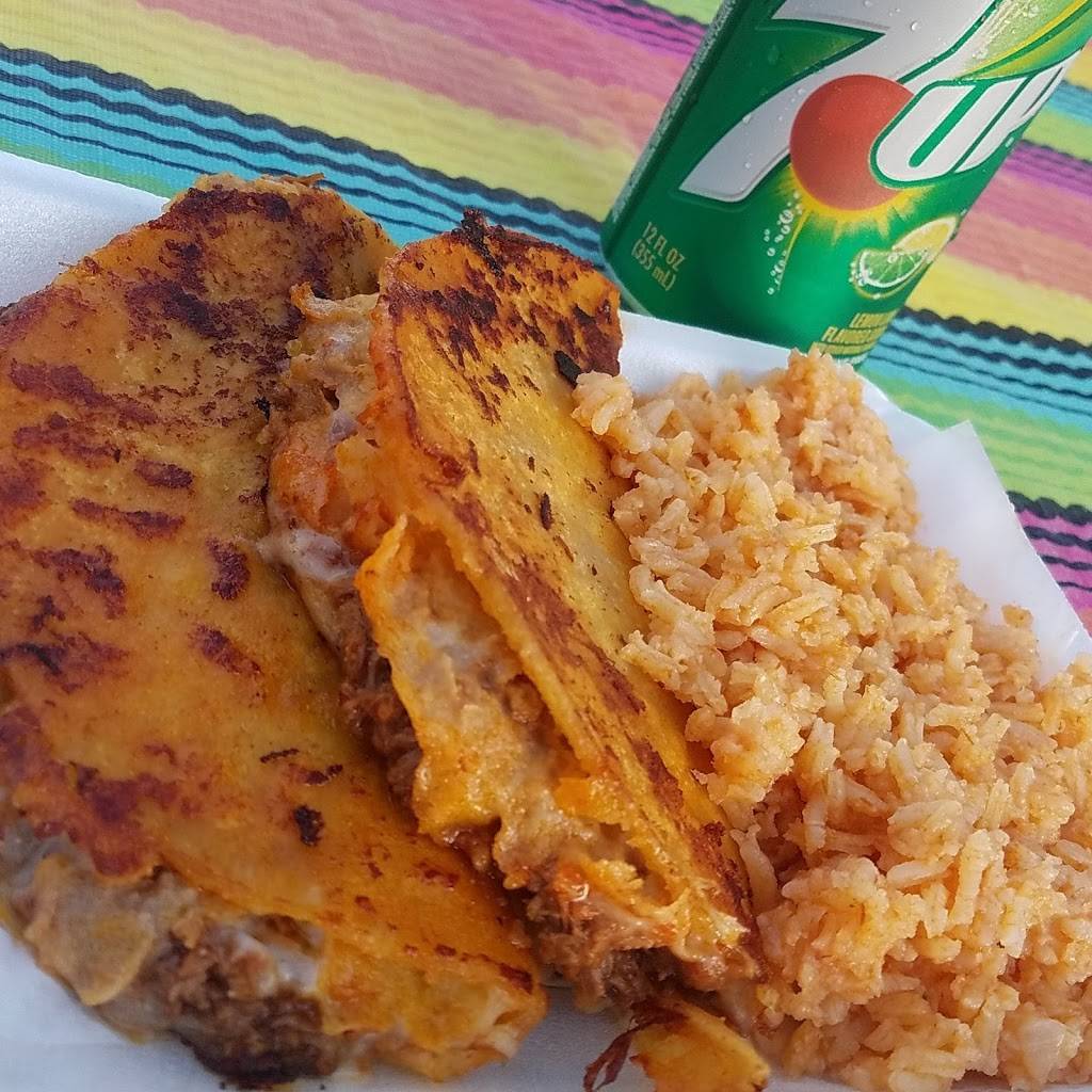 Casa De Chingonas | restaurant | 2228 Harrison Ave, San Diego, CA 92113, USA | 6197939520 OR +1 619-793-9520