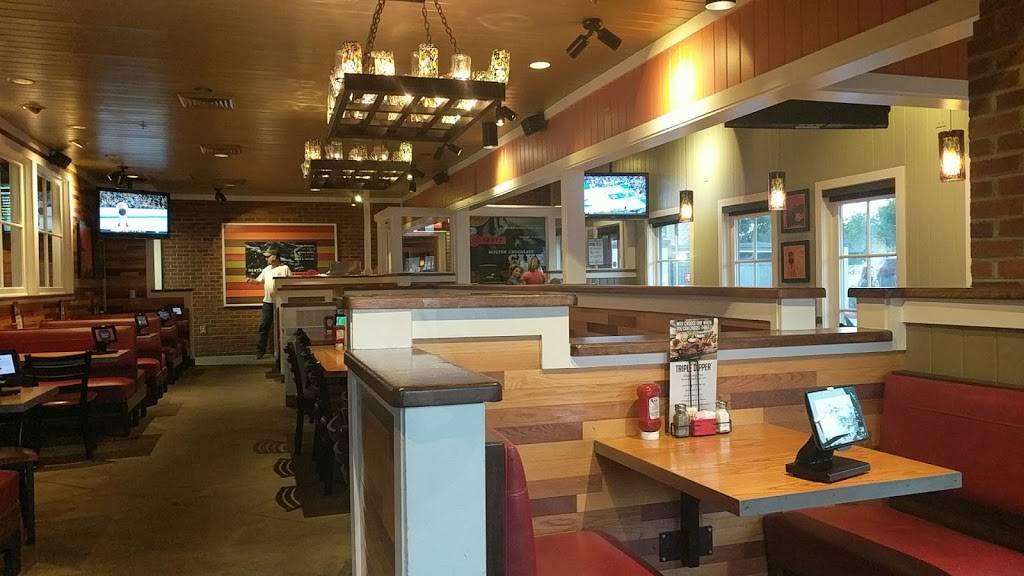 Chilis Grill & Bar | meal takeaway | 3745 Alton Pkwy, Irvine, CA 92606, USA | 9492508636 OR +1 949-250-8636